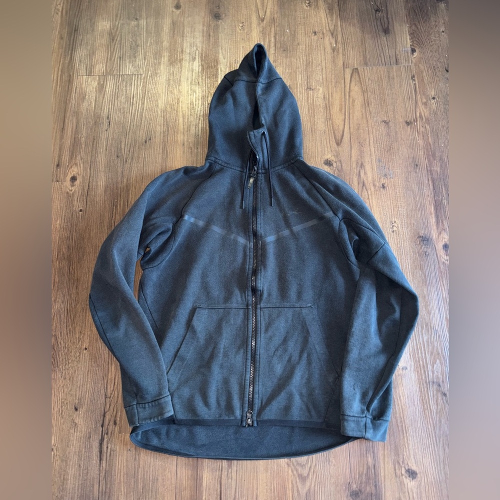 Men's Black Nike tech fleece jacket